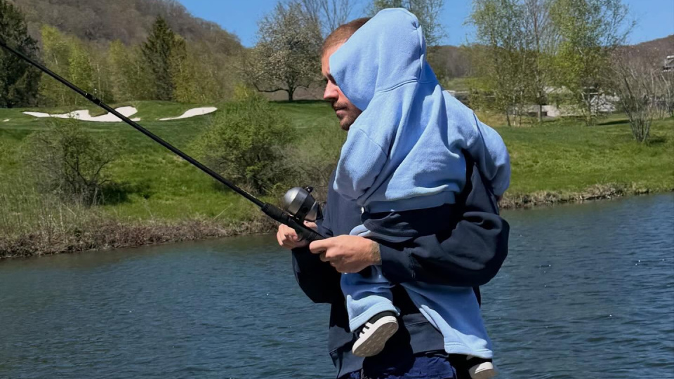 Justin Bieber’dan Kalpleri Isıtan Paylaşım: Oğlu Jack Blues ile Balık Tutmaya Gitti!