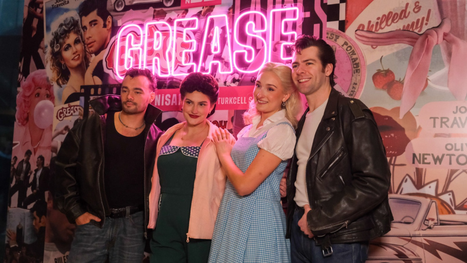 ​Zorlu PSM’de 50’ler Esintisi: Kült Müzikal Grease İzleyiciyle Buluşuyor