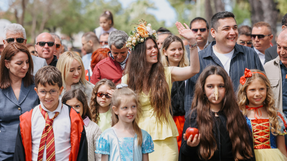 Alaçatı Sokaklarında Festival Rüzgarı