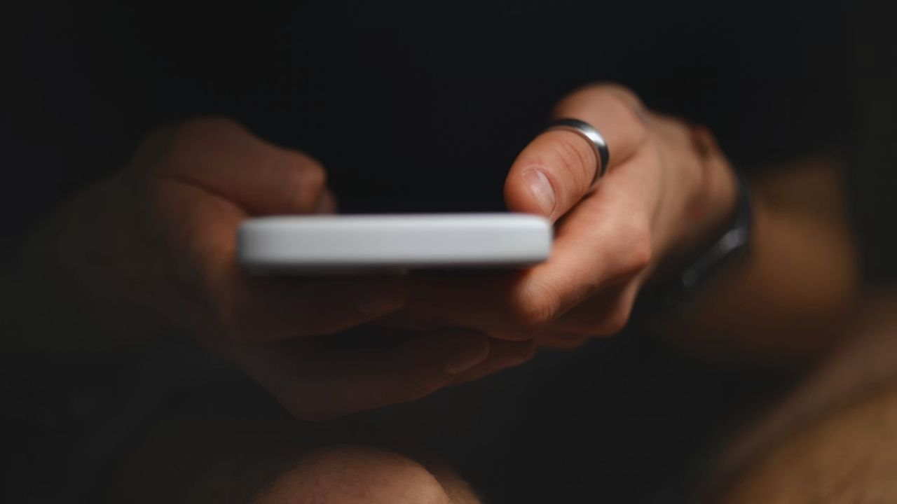 Sabah İlk İş Telefona Bakmak Beyni Yoruyor