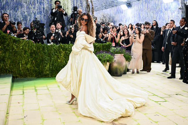 Met Gala’nın Yıldızı 14 Yaşındaki Blue Ivy: Beyonce ve Jay-Z’yi Gölgede Bıraktı