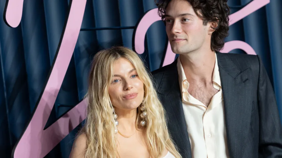 Sienna Miller üçüncü kez anne oldu